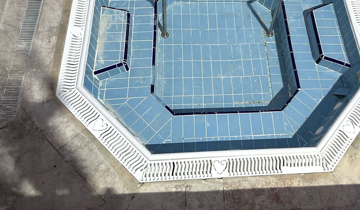 תעלת גלישה לבריכה פלסט חן